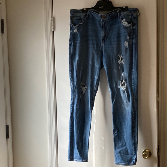 Old Navy Rockstar Mid-Rise Jeans in Blue - Picture 3 of 8